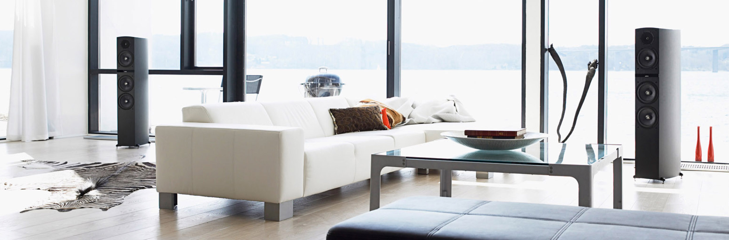 vssl-audio-lifestyle-living-room-speakers-2